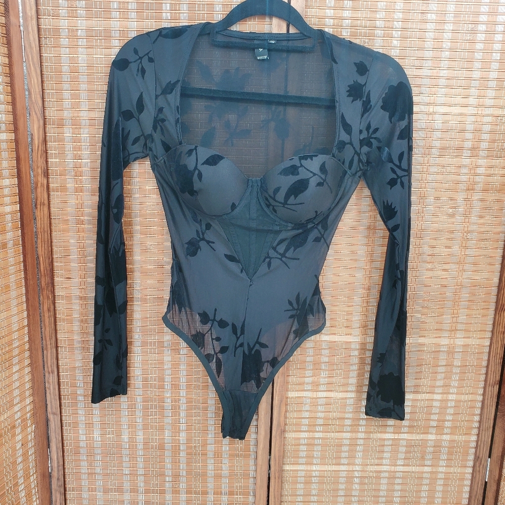 ♡ Windsor Black Flocked Velvet Burnout Floral Long Sleeve Body Suit Size XS